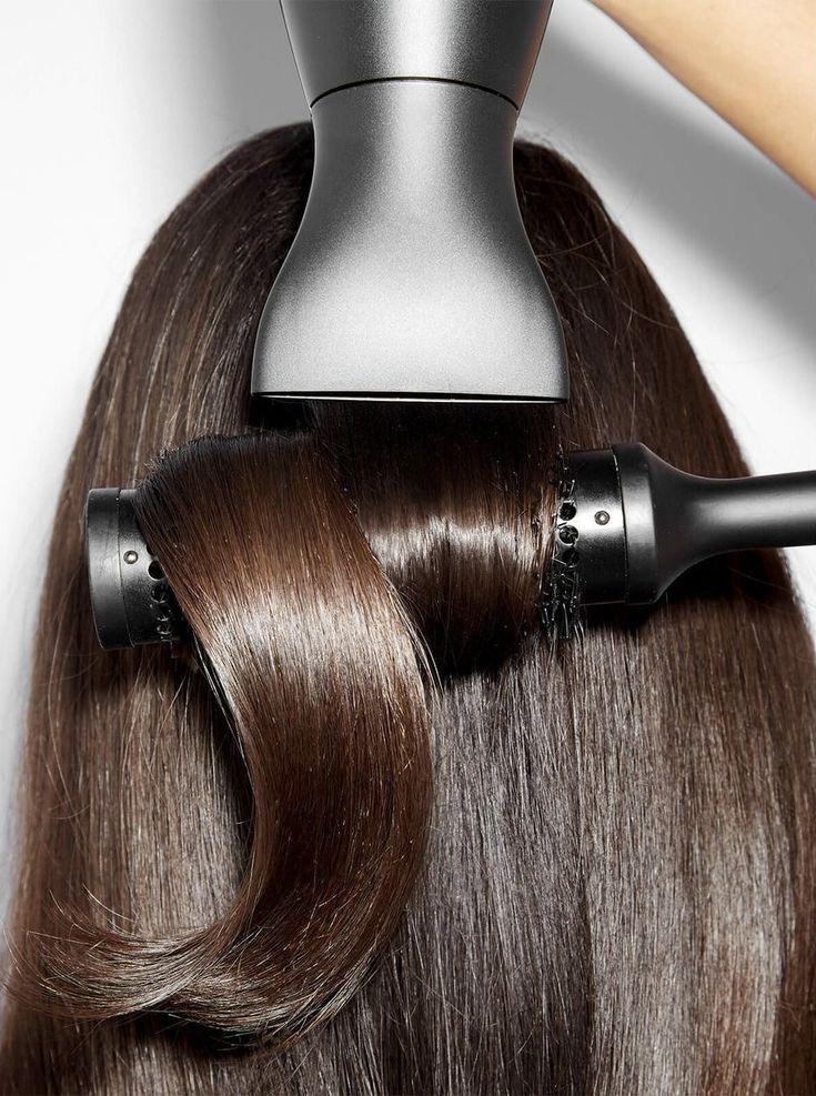Traitement de brushing rapide pour cheveux soyeux et sans frisottis
