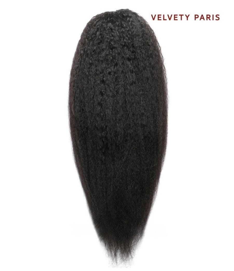 Ponytail 170g en cheveux brésiliens kinky straight, idéal pour un look naturel et texturé.